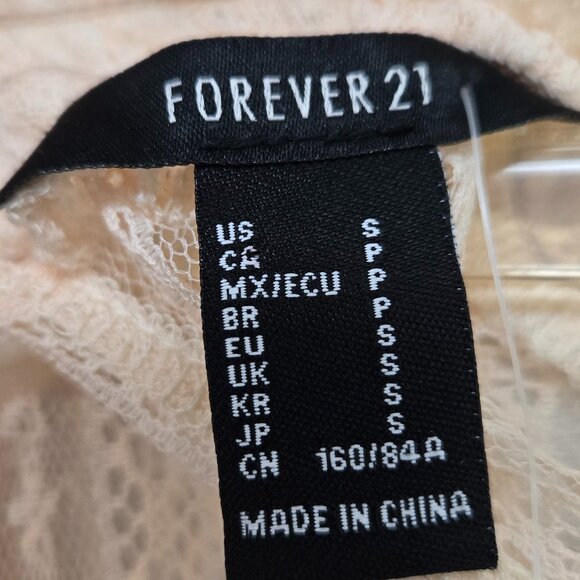 Forever 21* Vintage-Inspired Ruffled Trim Sheer Lace Top* Size: S - Picture 6 of 6